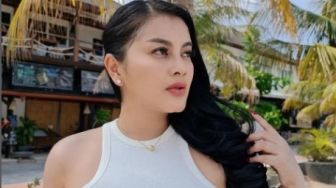 Gita Youbi Tak Suka Cowok Brondong dan Sering Minta Jatah di Ranjang