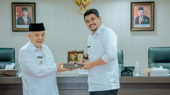 Bupati Malang Diskusi dengan Bobby Nasution Terkait Peningkatan PAD Melalui Retribusi Parkir