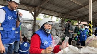 Menengok Cara Daur Ulang Sampah Botol Aqua di Lombok PET