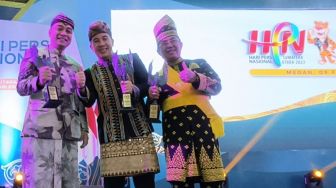 Tepat di Hari Pers Nasional 2023, Wali Kota Eri Raih Anugerah Kebudayaan PWI Lewat Program Dandan Omah