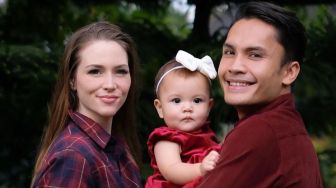 Siap Menyambut Bayi Baru, Ini 7 Momen Gender Reveal Anak kedua Randy Pangalila