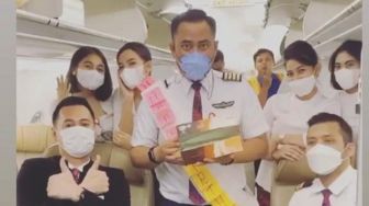 9 Potret Rully, Pilot yang Berani Melamar Dewi Perssik yang Ternyata Mantan Kekasih Artis Ini