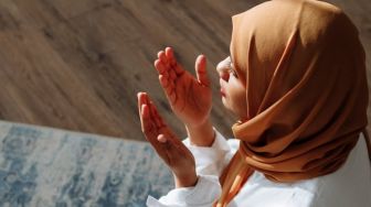 Tata Cara Membaca Doa Niat Puasa Ramadhan yang Benar, Lengkap Bahasa Latin dan Artinya