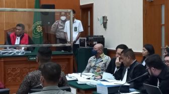 Anggap Saksi Tidak Tahu Konteks Perkara, Teddy Minahasa Kembali Bernada Tinggi di Sidang