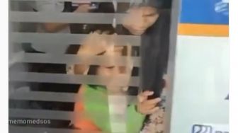 Ngilu! Jari Bocah di Jombang Terjepit Pintu ATM BRI hingga Bengkak