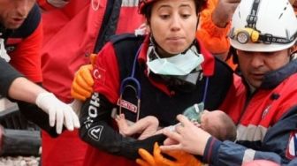 Bayi Umur 14 Hari Selamat Dari Reruntuhan Gedung Akibat Gempa Turki