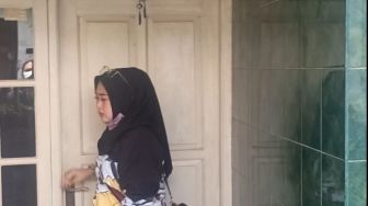 Kesulitan Bertemu Anak, Shelvie Hana Wijaya Gerebek Rumah Daus Mini