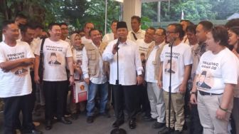 Sambutan Prabowo ke Relawan Joman: Bercanda Soal Kudeta hingga Merasa Jadi Muda