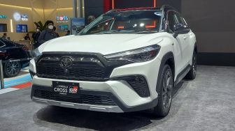 Toyota Luncurkan Corolla Cross Versi GR Sport di IIMS 2023, Dilengkapi Teknologi Hybrid EV