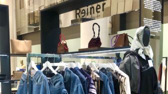 Bangga, Produk Fashion Indonesia Mejeng di Departement Store Legendaris di Paris!