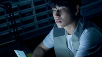 5 Potret Im Siwan di Film Korea Unlocked, Akting Jahatnya Kembali Curi Perhatian