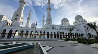 Karyawan Masjid Raya Sheikh Zayed Solo Terima Gaji Tak Utuh, Pengurus dan Gibran Angkat Bicara