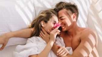 4 Manfaat Foreplay Sebelum Bercinta, Tingkatkan Peluang Orgasme Wanita?