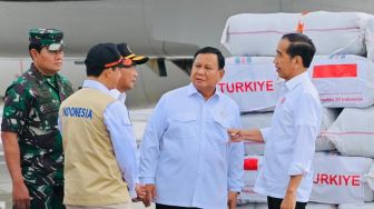 Ikut Lepas Bantuan Kemanusiaan untuk Korban Gempa Turki dan Suriah, Prabowo: Empat Pesawat Terbangkan Bantuan Ini