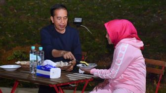 Jokowi dan Menteri Santap Nasi Goreng hingga Mie Godog di Tengah Alam IKN, Dibuat Khusus Chef Claudio Iglesias