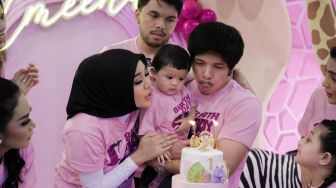 Kado Emas dari Ashanty dan Krisdayanti untuk Baby Ameena Dibanding-bandingkan