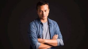 3 Film Terbaik Nicholas Saputra, Aktor Berbakat yang Ulang Tahun Hari Ini