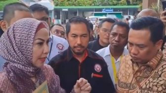 Venna Melinda Bikin Sunan Kalijaga Kicep, Hotman Paris Ngakak Gegara Ini