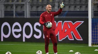 Profil Marko Dmitrovic, Kiper Sevilla yang Baku Hantam dengan Suporter PSV Eindhoven