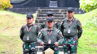 Potret Panglima TNi Pakai Combat Shirt Jadi Sorotan, Gagah Sekaligus Fashionable