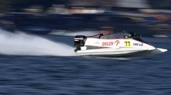 Marszalek Juara Balapan F1 Powerboat Danau Toba