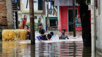 45 RT di Jakarta Ini Kebanjiran Akibat Hujan Lebat, Ketinggian Air ada yang Mencapai 160 Cm