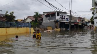 Komplek Dosen IKIP di Bekasi Terendam Banjir, Warga Menjerit Belum Terima Bantuan