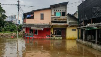 18 RT di Jaktim Terendam Banjir karena Luapan Kali Ciliwung, Ketinggian Air Ada yang Mencapai 80 Cm