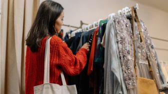 Keuntungan Memakai Pakaian Thrift dan Tips Memilih Kualitas Terbaik