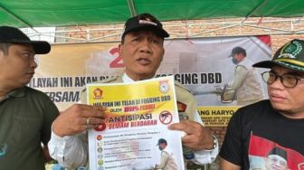 Warga Sumokali Sidoarjo Terserang DBD, Pemukiman Warga di Fogging