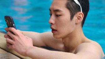 Bikin Heboh, Ini 5 Potret Lee Jae Wook Saat  Berenang di Kawasan Sudirman