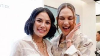 5 Potret Nikita Mirzani Pakai Outfit Terbuka di Acara Luna Maya, Bagian Dadanya Dibiarkan Terbuka