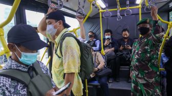 Transjakarta Kerahkan TNI untuk Minimalisir Pelecehan Seksual di Bus dan Halte