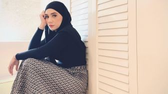 Setelah Tampil Tanpa Hijab, Kini Putri Anne Pamer Foto Temani Makan Siang di Bulan Puasa