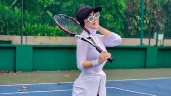 Syahrini Melas Pamer Main Tenis Sendirian: Gak Ada Sirkel yang Mau Terima Dia?