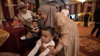 Bertemu di Ultah Ameena, Ukkasya Bikin Zaskia Sungkar Panik karena Pukul Baby Izz dengan Balon, Ini Reaksi Nikita Willy
