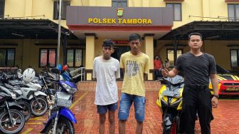 Raja Tega! Duo Begal Sadis di Tambora Tak Segan Bacok Korbannya dengan Modus Pura-pura Nyebrang Jalan