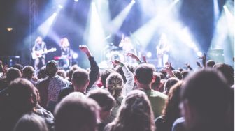 5 Tips Mengendalikan Budget Nonton Konser Biar Nggak Bikin Kantong Kering