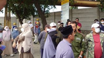 Timbulkan Bau Menyengat, Warga Ciwandan Geruduk PT Tereos