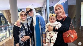 Syahrini Kompak Serba Hermes Bareng Adik dan Ibunya, Total OOTD Tembus Rp 2,1 Miliar!