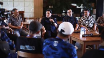 Selain Bonek, Aremania Juga Curhat ke Erick Thohir Soal Tragedi Kanjuruhan