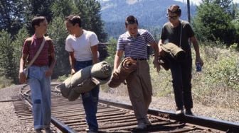 Sinopsis Film Stand by Me: Rilis Tahun 1986, Kembali Populer Setelah Tayang di Netflix