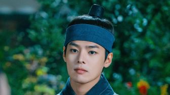 9 Potret Ryeo Woon di The Secret Romantic Guesthouse, Wajah Gantengnya Bikin Deg-degan!