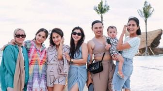 Jarang Umbar Aurat, Nagita Slavina Pakai Bikini di Bali Bikin Heboh: Putih Banget!