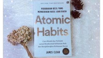 Ulasan Buku Atomic Habits: Panduan Mengubah Hidup Positif dengan Hal Kecil