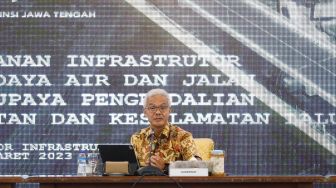 Biang Kemacetan, Ganjar Janji Sebelum Lebaran Jalan Berlubang Beres