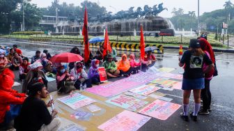 HMI Gelar Unjuk Rasa di Patung Kuda Hari Ini, Transjakarta Lakukan Penyesuaian Rute