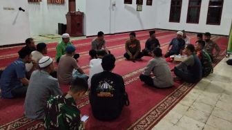 Vandalisme di Masjid Syuhada Lampung Timur, Dinding Dicoret Kata-kata Kotor dan Tirai Pembatas Dibakar