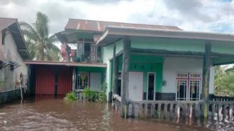 Akibat Air Kiriman dari Bengkayang dan Sambas, Ratusan Rumah Warga di Semelegi Singkawang Terendam Banjir