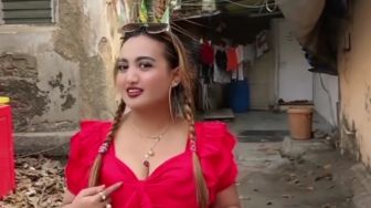 Lina Mukherjee Blak-blakan Urusan Ranjang dengan Pacarnya Pernah Nekad Telanjang Malah Ditolak